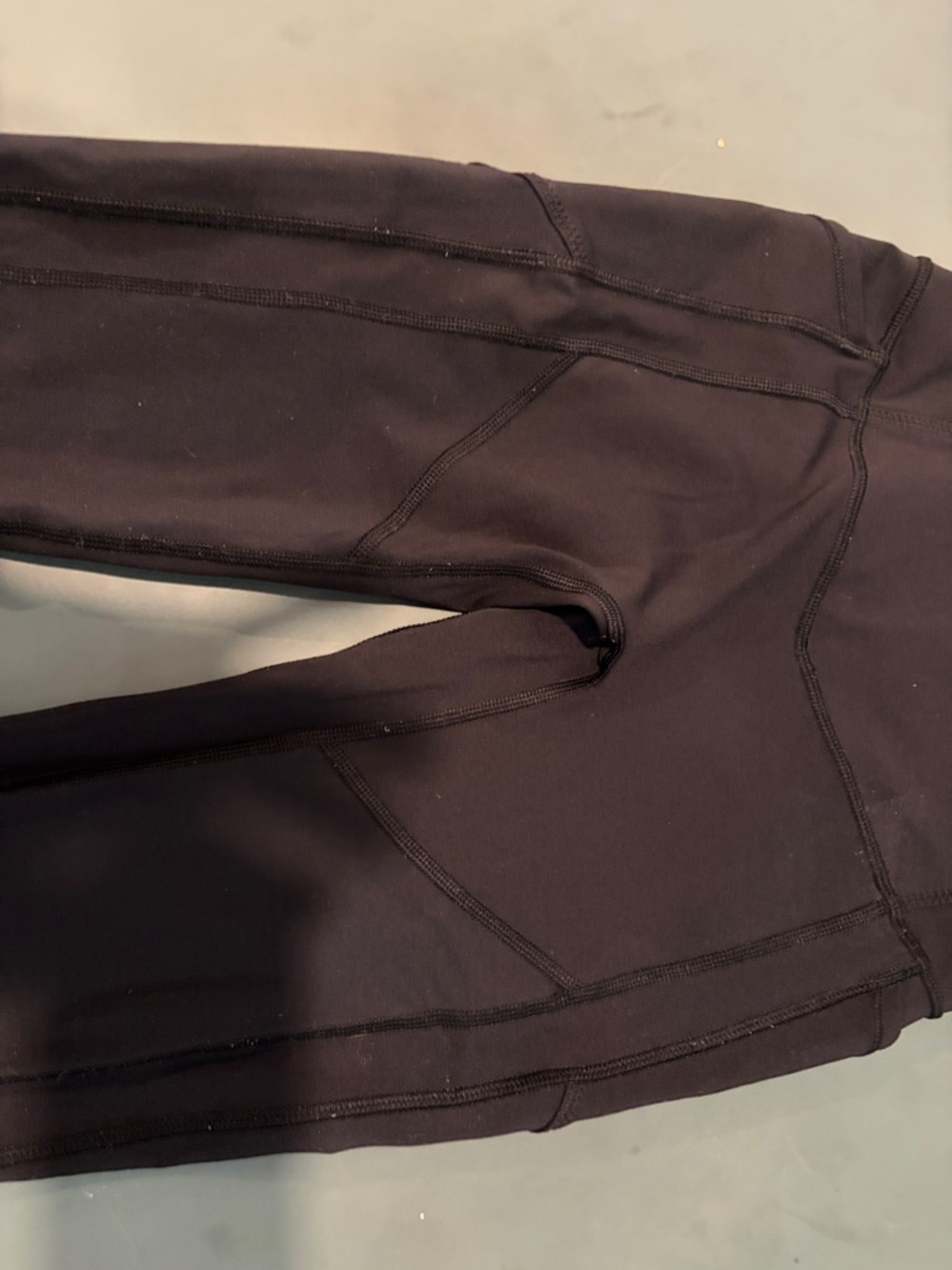 Lululemon - Picture 2 of 4